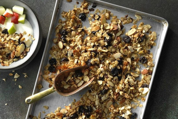 Slow Cooker Coconut Granola