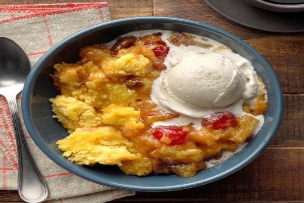 Slow Cooker Pineapple Upside Down Dump Cake