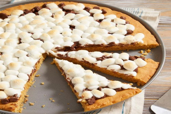 Chocolate Peanut Butter Pizza