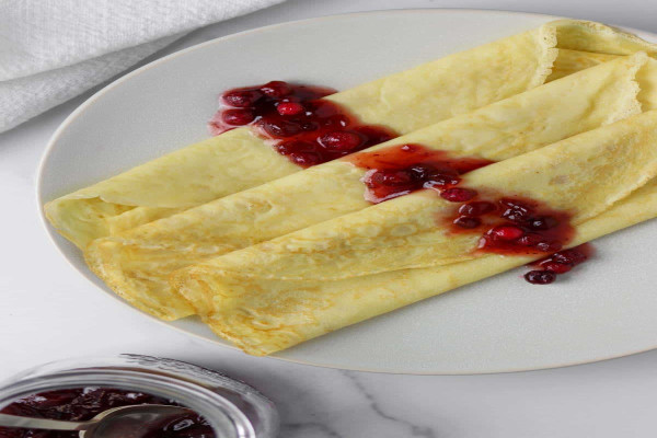 Traditional Swedish Pancakes (Pannkakor)