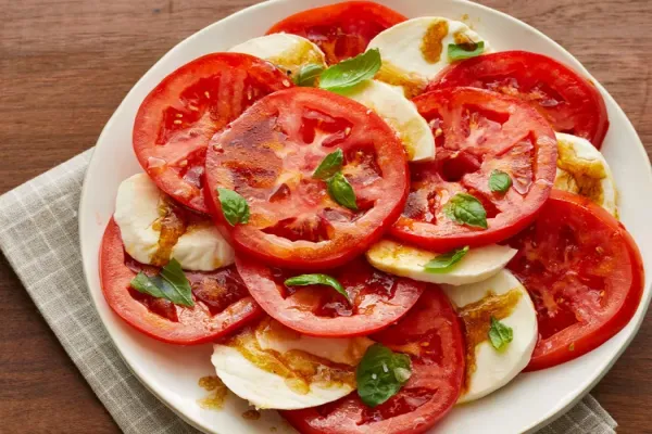 Tomato Mozzarella Salad