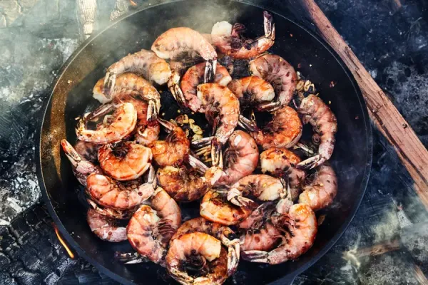 Spicy Peel and Eat Skillet Shrimp with Garlic