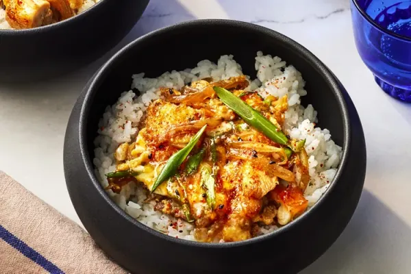 Oyakodon (Chicken and Egg Rice Bowl)