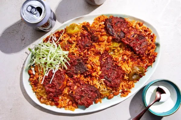 Morisqueta con Costillas de Res en Salsa Roja (Rice with Saucy Braised Beef Ribs)