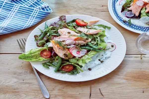 Smoked Salmon Salad with Dill Sauce