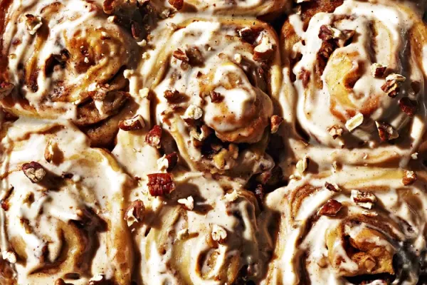 Brown Butter Pecan Cinnamon Rolls