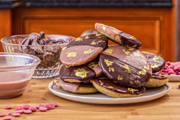 Black and Ruby Cookies