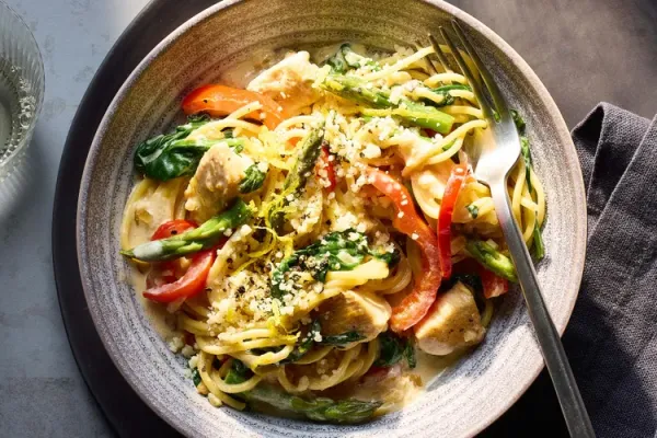 Creamy Pasta with Chicken and Vegetables